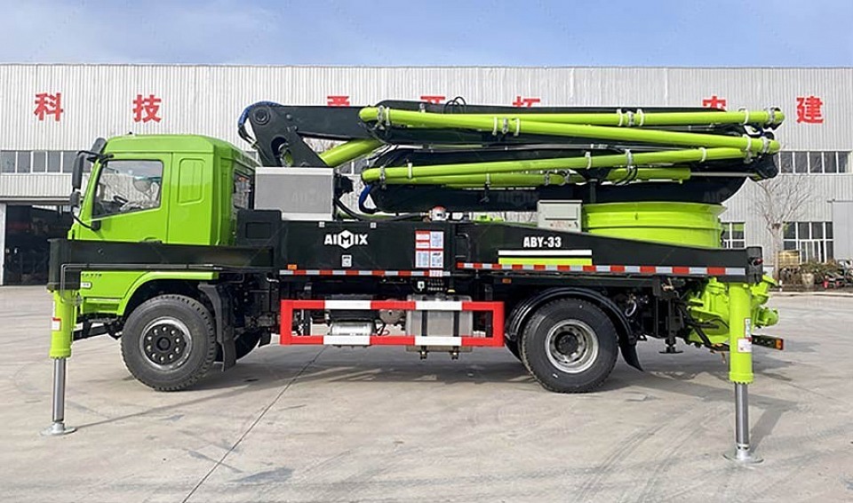 truck mounted concrete boom pumps